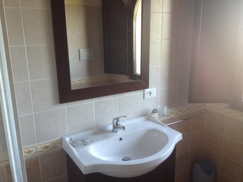 L'Anticocasale Guest House Altomonte Phòng bức ảnh